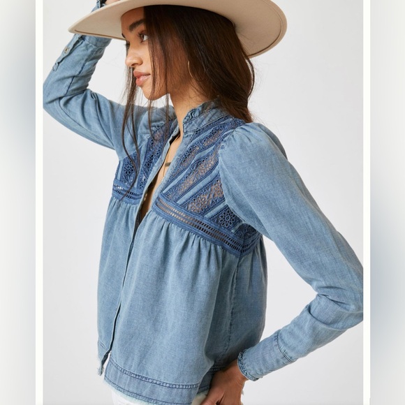 Pilcro Victorian V- Neck Blouse NWT - Picture 1 of 13